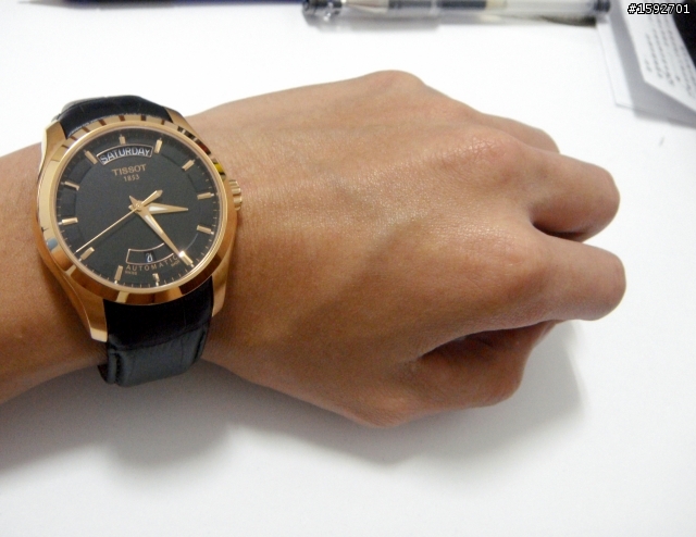 開箱 - 第一支機械表 TISSOT Couturier ( 42p )