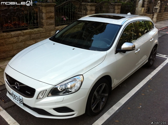 [賞車文]年前試車之VOLVO V60 T5 R DESIGN真的好迷人!!!