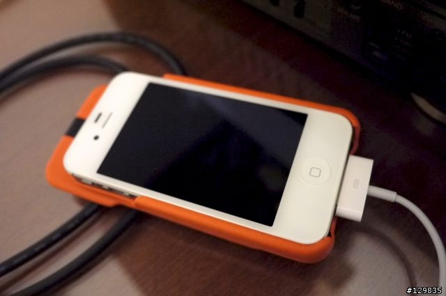 來自布宜諾斯艾利斯頂級皮套 - Vaja iVolution Top SP for iPhone 4/4S