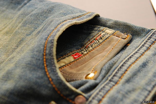 (開箱分享)ASOS首購Diesel牛仔褲Diesel Koolter 881H Tapered Carrot Jeans與Diesel Braddom 88Z Straight Jeans