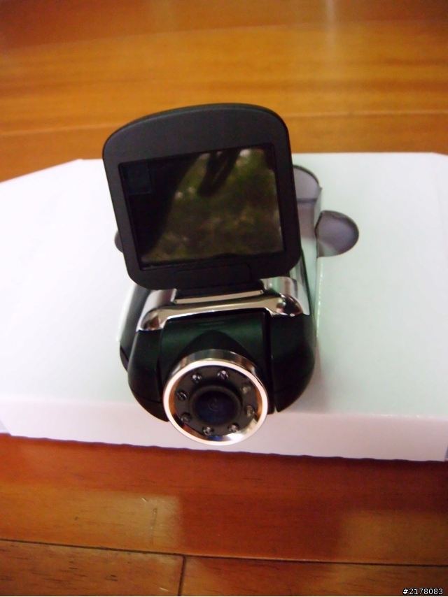 【開箱】HOLUX  GVR-200行車記錄器 (720P)