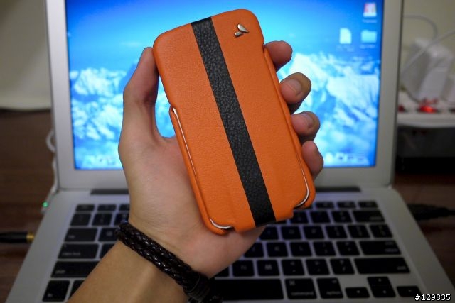 來自布宜諾斯艾利斯頂級皮套 - Vaja iVolution Top SP for iPhone 4/4S