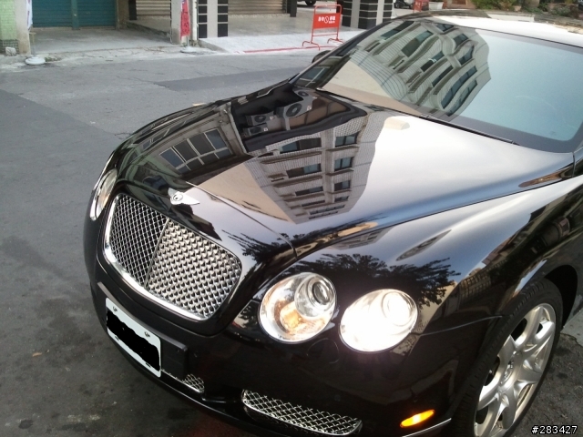 第一次在高雄看到Bentley!!