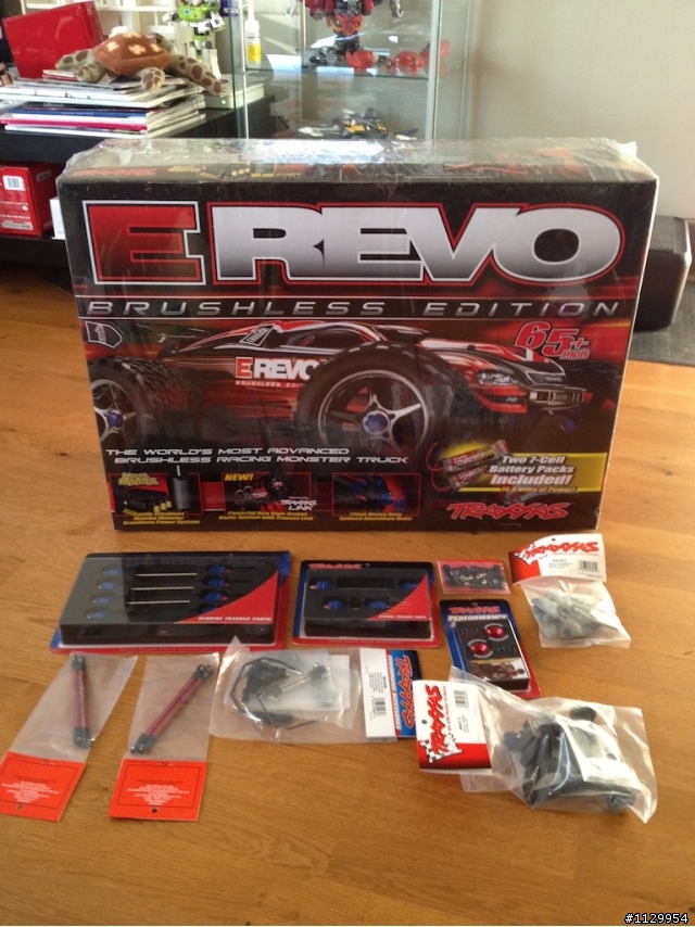 (1/27更新影片)Traxxax E-revo 1/10 monster truck 分享 (多圖慎入）