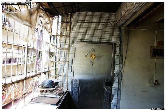 [開箱]30年老屋翻新，黑白簡約風-圖多(2012.01.30更新)