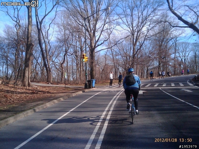 回紐約過年騎車(2)......寒冷中前進.....中央公園(central park)之美!