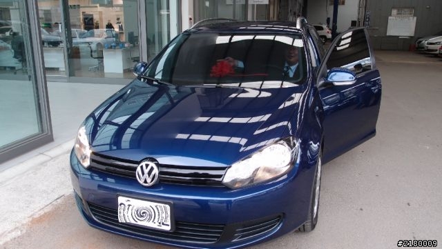 人生第一台進口車Golf Variant (珍珠藍) 簡簡單單之開箱分享~