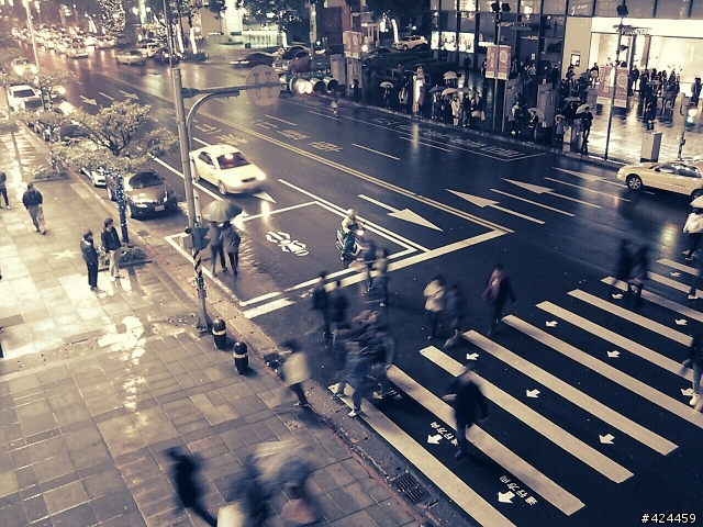 手機夜拍.. Htc HD2 @ 信義