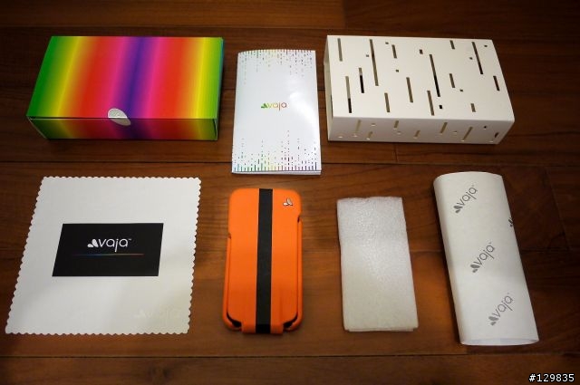 來自布宜諾斯艾利斯頂級皮套 - Vaja iVolution Top SP for iPhone 4/4S