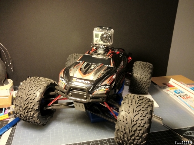 (1/27更新影片)Traxxax E-revo 1/10 monster truck 分享 (多圖慎入）