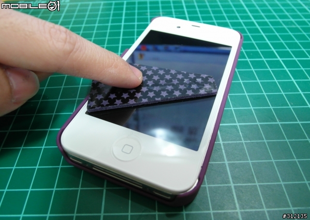 [ 開箱 ] 一兼二顧的 iPhone 4s 擦拭貼背蓋 ^^