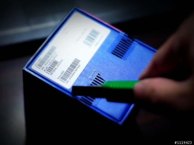 分享喜悅 ^^ 小弟Lumia 800 香噴噴開箱文