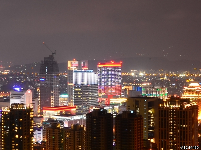夜景照片怪怪的
