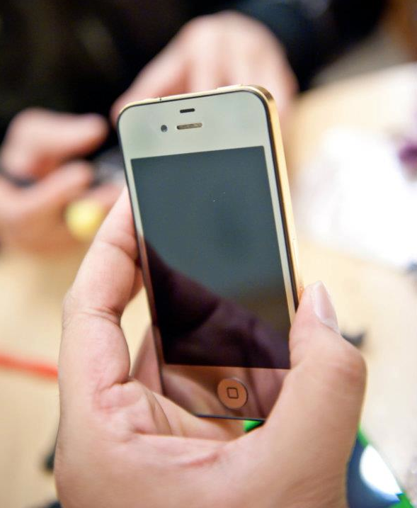 我把iPhone4變身了～超閃亮自拍更方便囉！