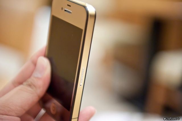 我把iPhone4變身了～超閃亮自拍更方便囉！