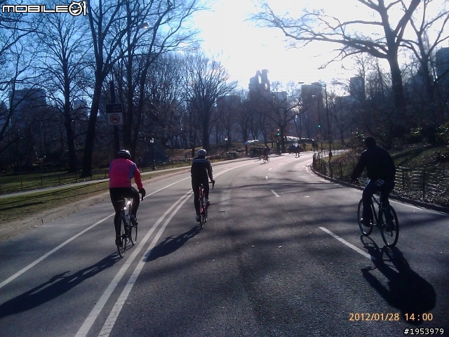 回紐約過年騎車(2)......寒冷中前進.....中央公園(central park)之美!