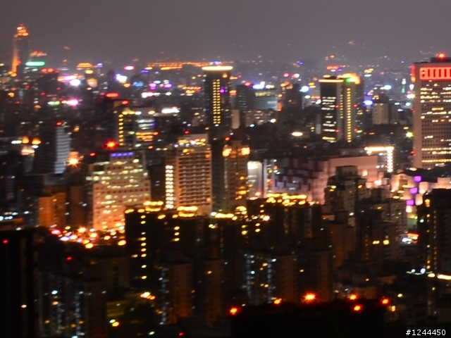 夜景照片怪怪的