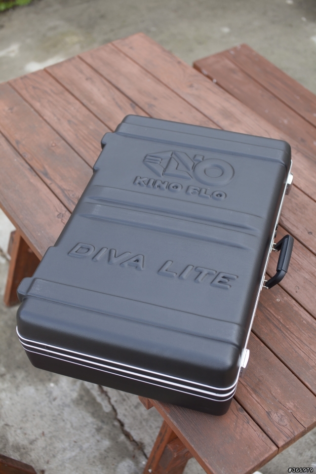 [開箱] Kino Flo Diva Lite 401 電影用高頻冷光燈