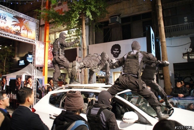 【SUV特技表演 圖多多!】參加痞子英雄首映會，看到趙又廷的英雄車！