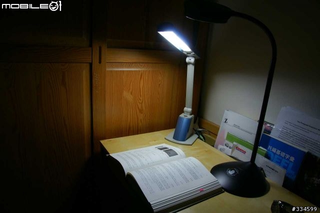 [開箱文] 全球首發開箱文 - Cielux Solare Flex LED 檯燈