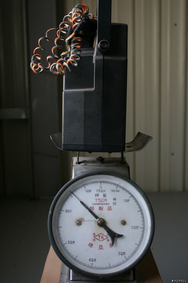 一台很有份量的行動電話