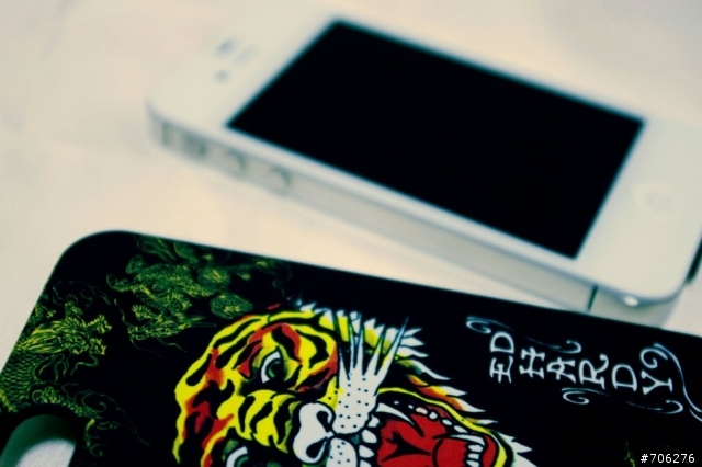 [開箱分享] ED HARDY ...不敢在身上刺青, 所以幫iPhone換上刺青殼!!