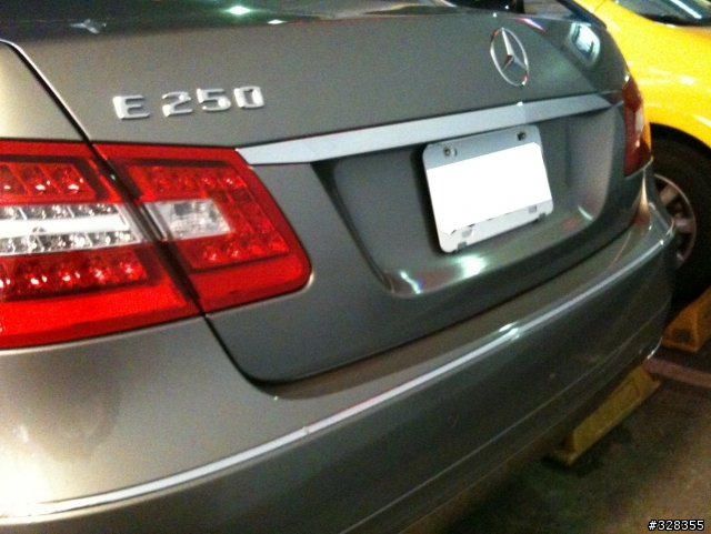 W212 E250 2012 Model 開箱,用 iPhone 3GS 照的,抱歉,畫質很差,改天再用 D90 補拍