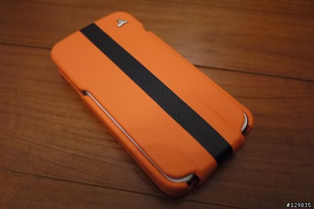 來自布宜諾斯艾利斯頂級皮套 - Vaja iVolution Top SP for iPhone 4/4S