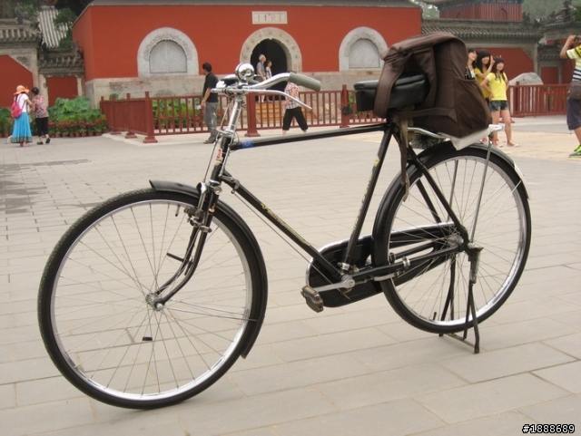 不知道這裡有沒有喜歡古董單車的朋友？