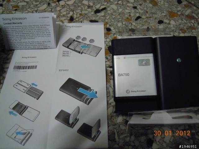 Sony Ericsson XPERIA arc S 原廠開箱。