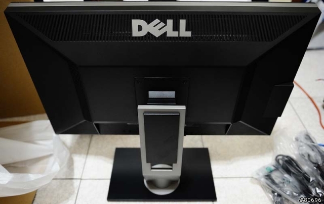 DELL UltraSharp U2711顯示器開箱