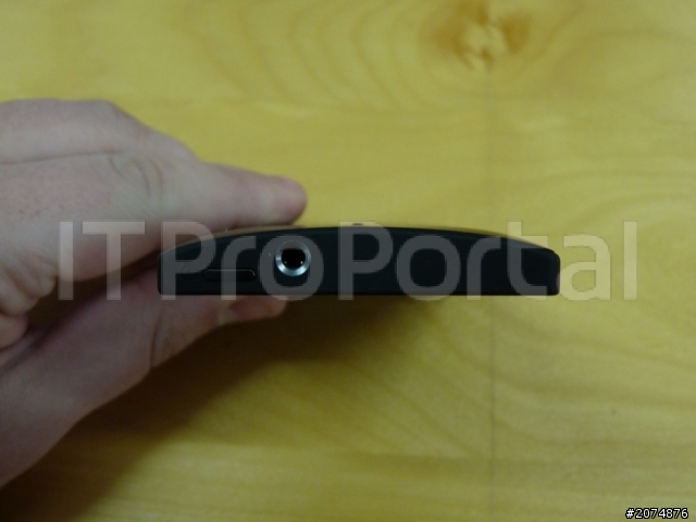[情報]Sony Ericsson LT26i ‘Nozomi’ 正面和側面最新實機照 & BENCHMARK跑分