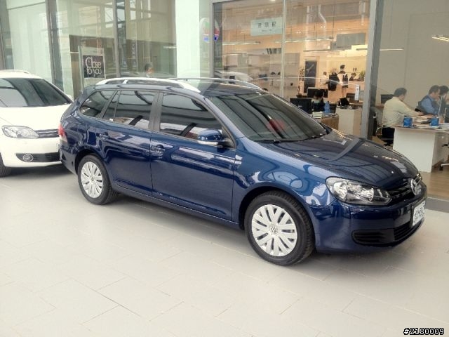 人生第一台進口車Golf Variant (珍珠藍) 簡簡單單之開箱分享~