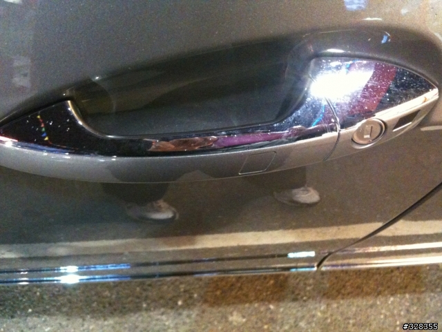 W212 E250 2012 Model 開箱,用 iPhone 3GS 照的,抱歉,畫質很差,改天再用 D90 補拍