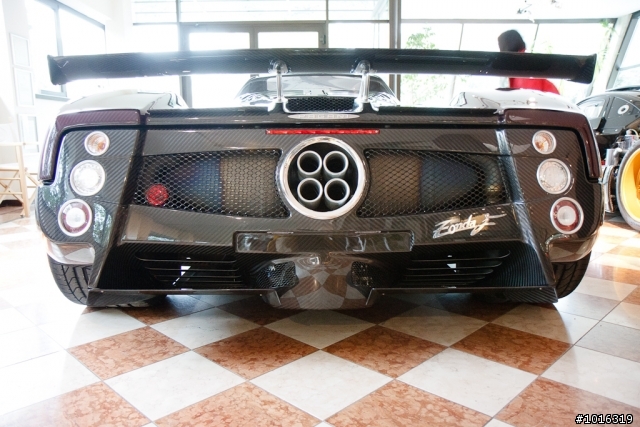 Pagani Zonda R & Zonda F