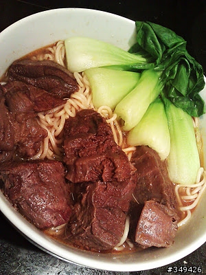 廚 Cooking: 【異曲同工的蕃茄紅燒牛肉麵/豬腳麵】
