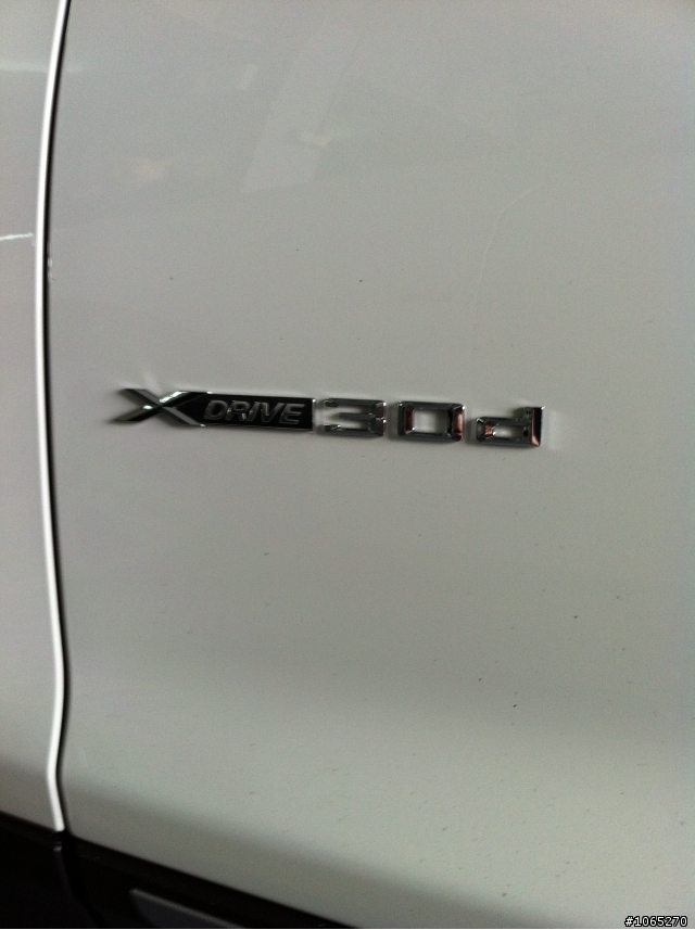 ~BMW X3-3.0 柴油 白色~