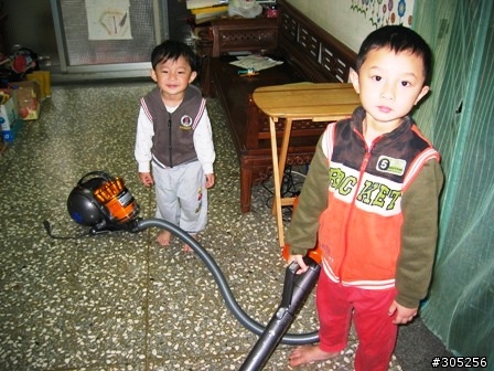 [試用心得] Dyson DC36吸塵器試用心得(圖多已補完)