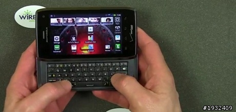 [外電消息] Droid 4初步動手玩影片