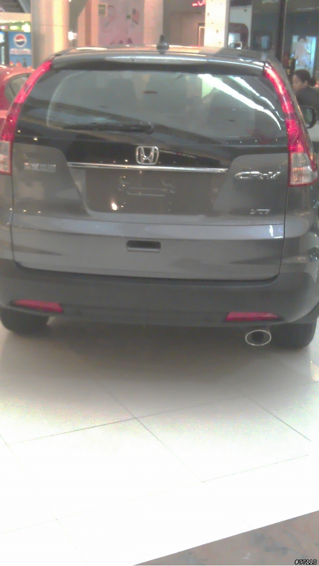 對岸的civic9 and CRV4