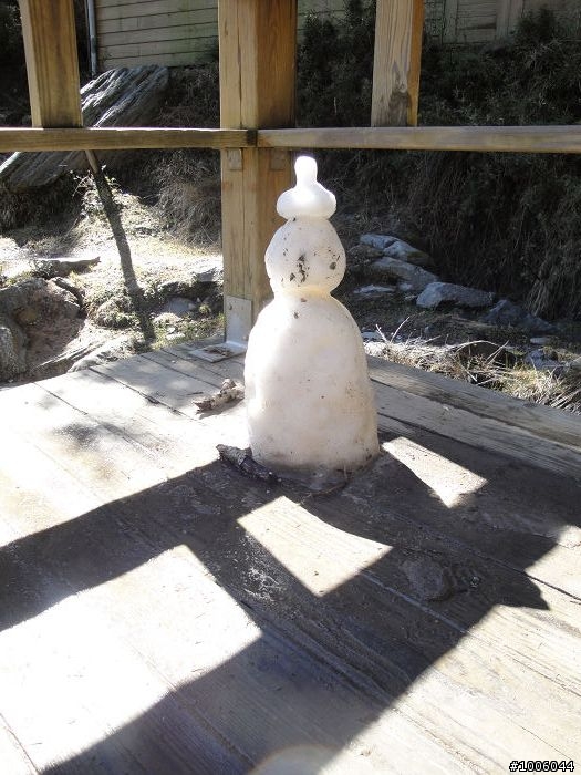 風起雲湧．雪舞向陽。