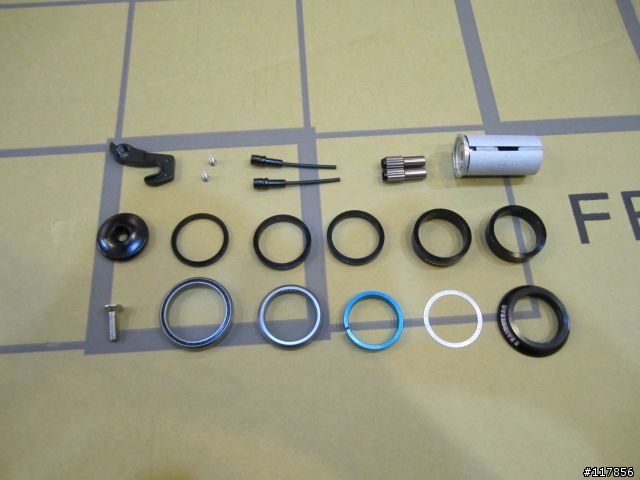 開箱 2012 GIANT TCR ADVANCED SL ISP 拼了~纏纏A 給他換下去~~