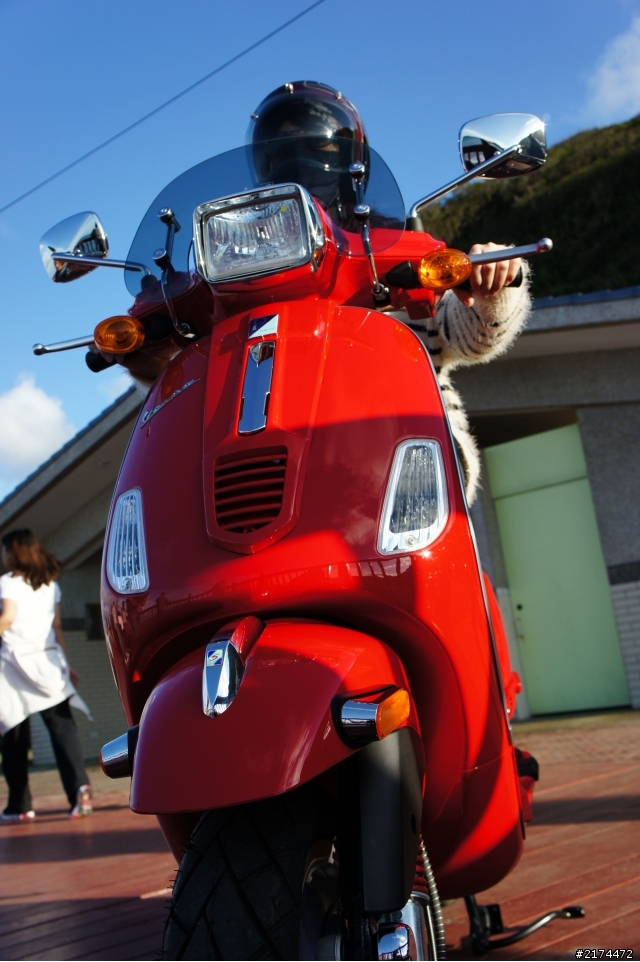 [開箱] 不漂亮毋寧死 VESPA S150