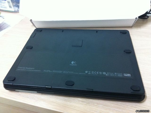 還是敗了一個iPad2專用的羅技折疊鍵盤