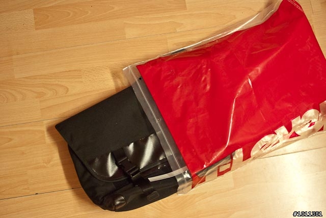 T-levle 全黑 信差包 full black messenger bag