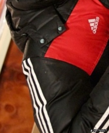 這件adidas外套