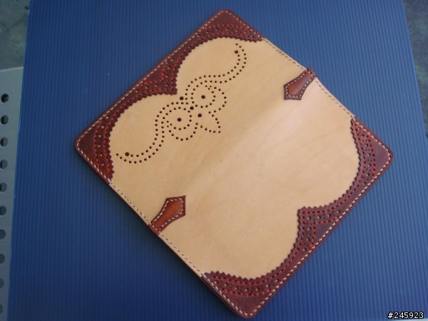 [分享] 手工牛津雕花長夾