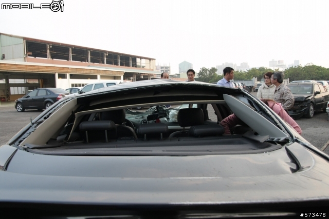救命恩人mondeo ecoboost 2.0T (在高速公路下雨積水打滑失控翻車)