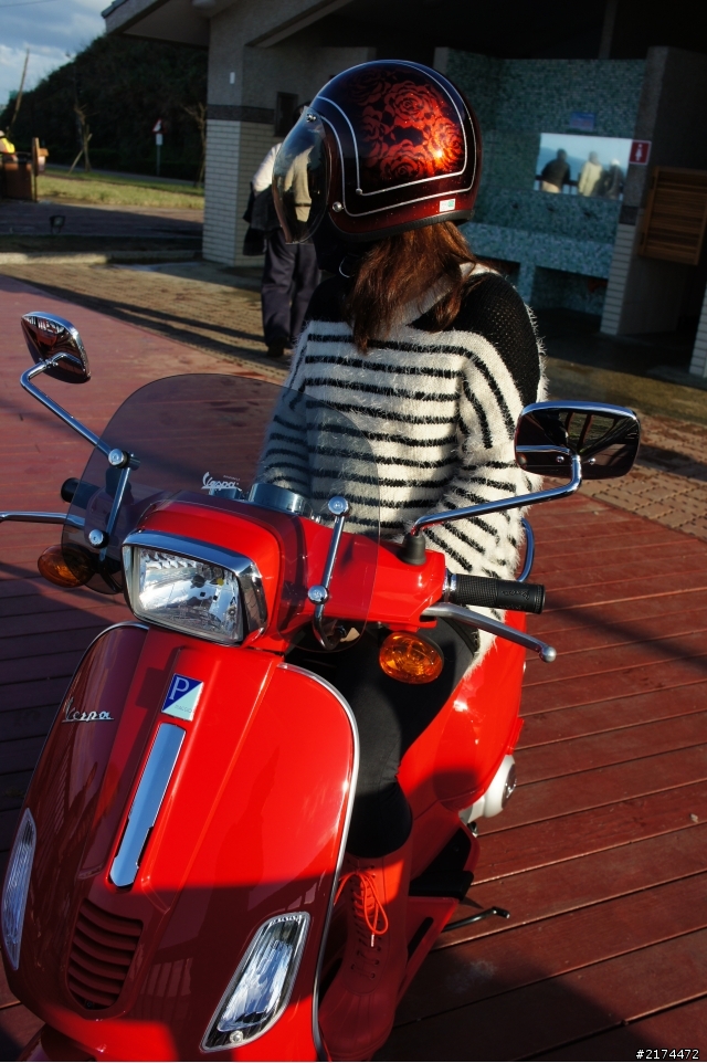 [開箱] 不漂亮毋寧死 VESPA S150