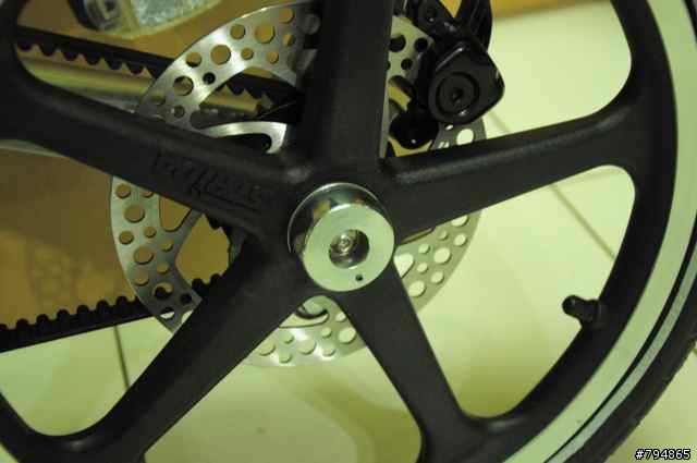 陪我一起流浪的STRiDA LT (拉絲銀)